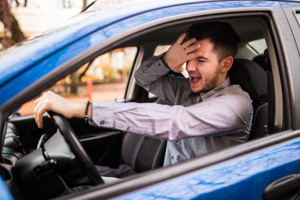 ¿Qué ocurre si conduzco un coche sin carné de conducir?
