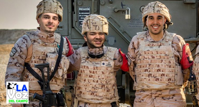 Jóvenes haciendo instrucción del Servicio Militar Local en Lepe